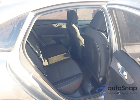 2022 Kia Forte Lxs z USA, uszkodzony, nr VIN 3KPF24AD4NE472231